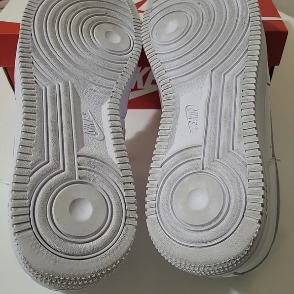 Nike Men's White Air Force 1 Low - Picture 6 of 7